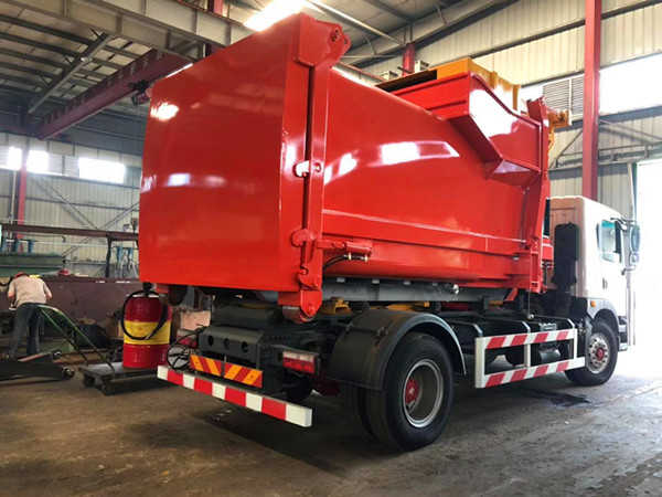 中潔牌XZL5070ZXX6型車(chē)廂可卸式垃圾車(chē)