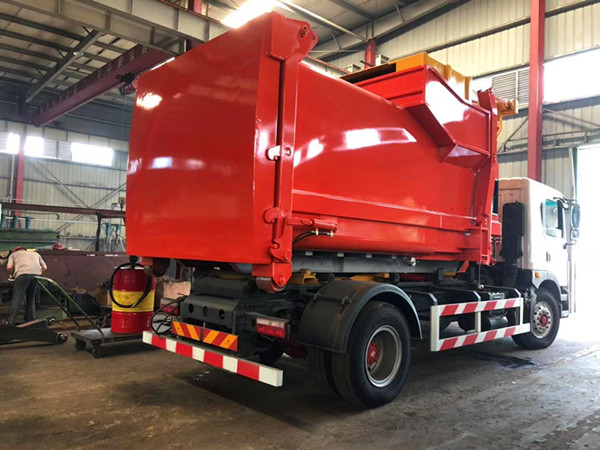 中潔牌XZL5070ZXX6型車(chē)廂可卸式垃圾車(chē)