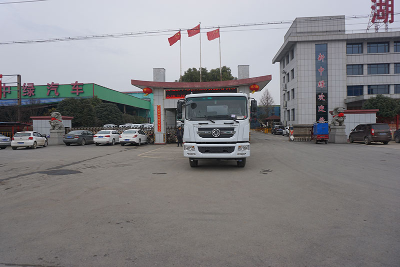 中潔牌XZL5180GPS6型東風(fēng)多利卡綠化噴灑車