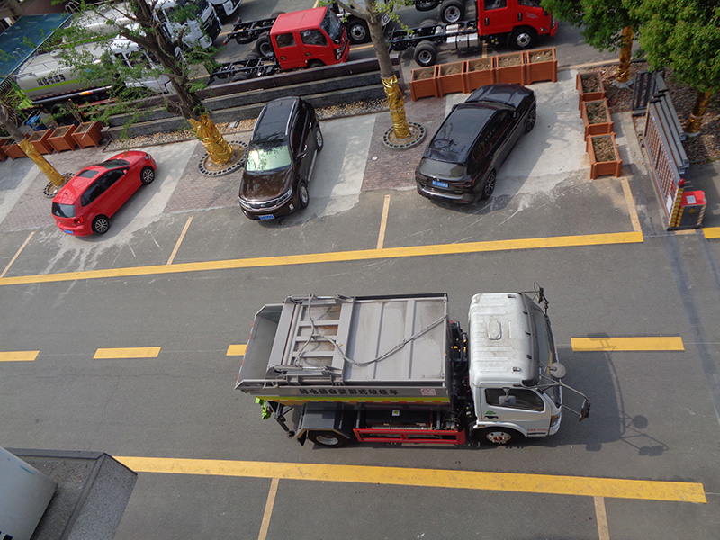 XZL5080ZZZBEV型純電動(dòng)自裝卸式垃圾車