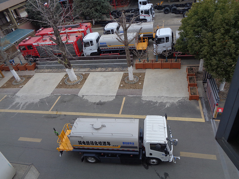 XZL5125GPSBEV型純電動(dòng)綠化噴灑車