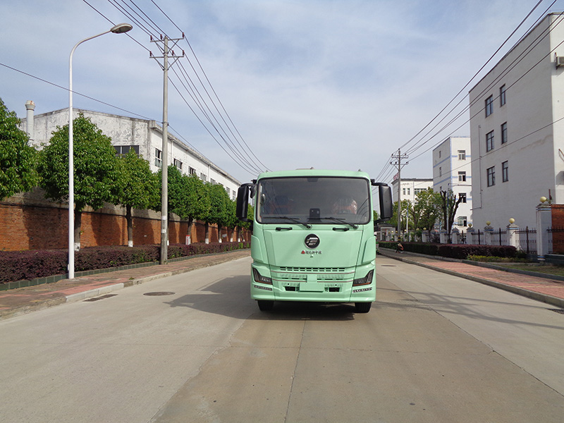 XZL5183GXWBEV型純電動(dòng)吸污車