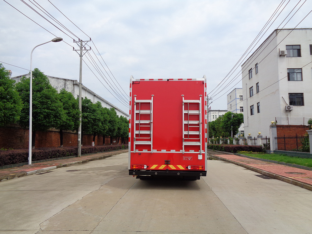 XZL5180XCC6型餐車