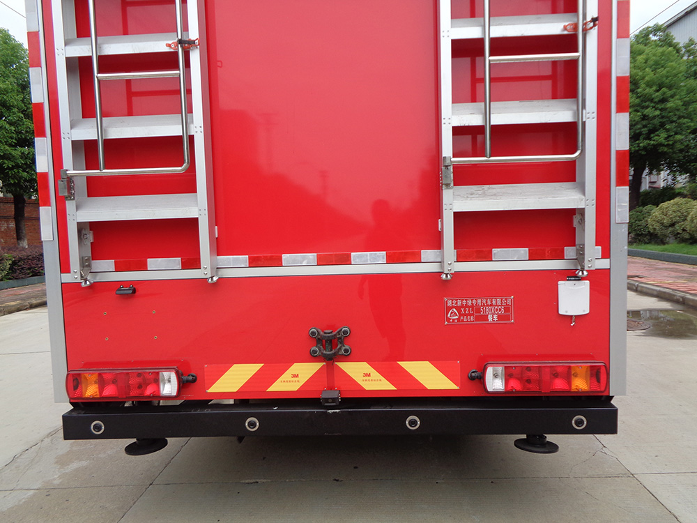 XZL5180XCC6型餐車