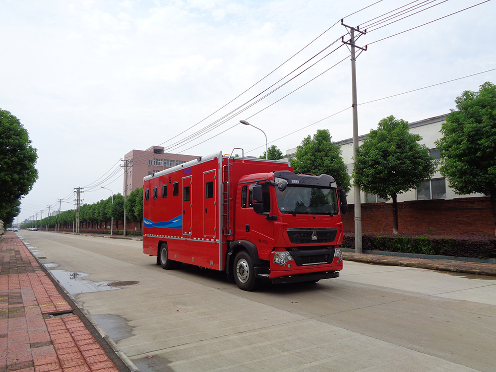 XZL5180XCC6型餐車