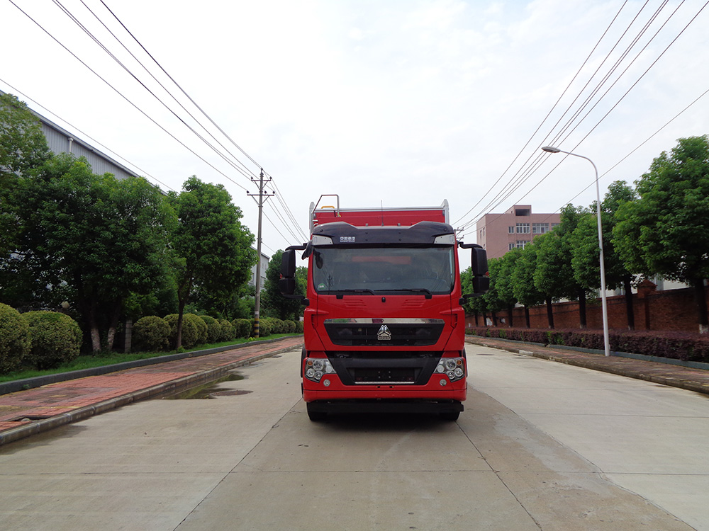 XZL5180XCC6型餐車
