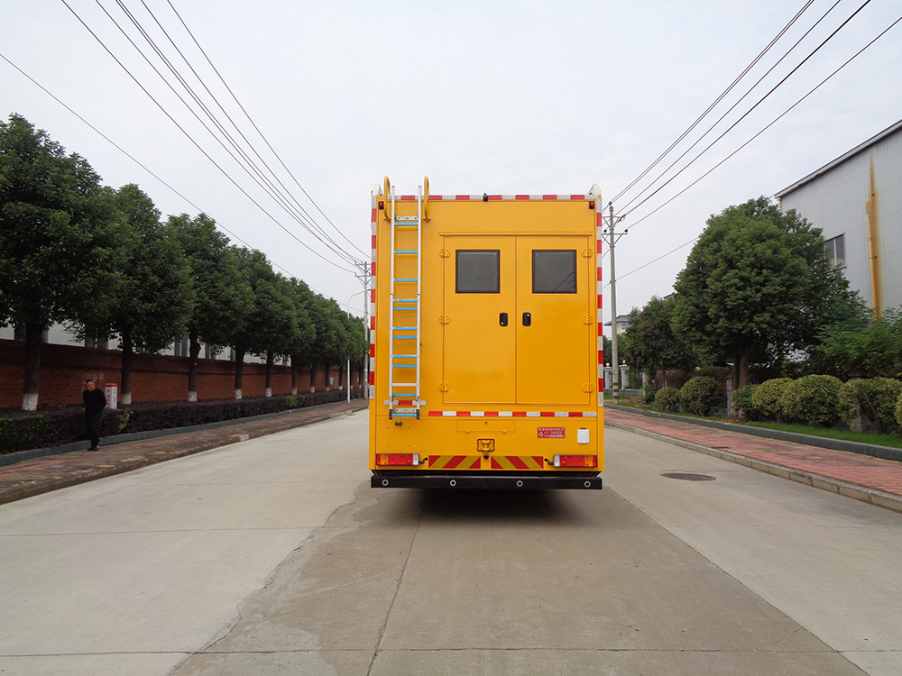 XZL5160XZC6型野外自行式炊事車