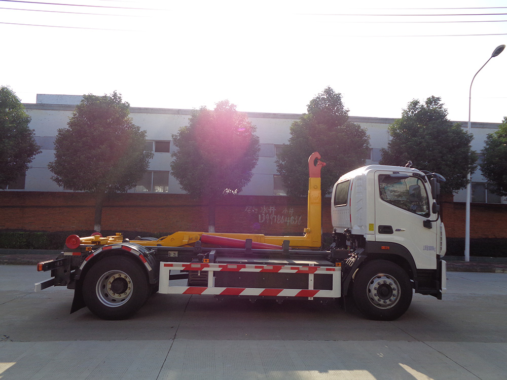 XZL5184ZXXBEV純電動(dòng)車(chē)廂可卸式垃圾車(chē)