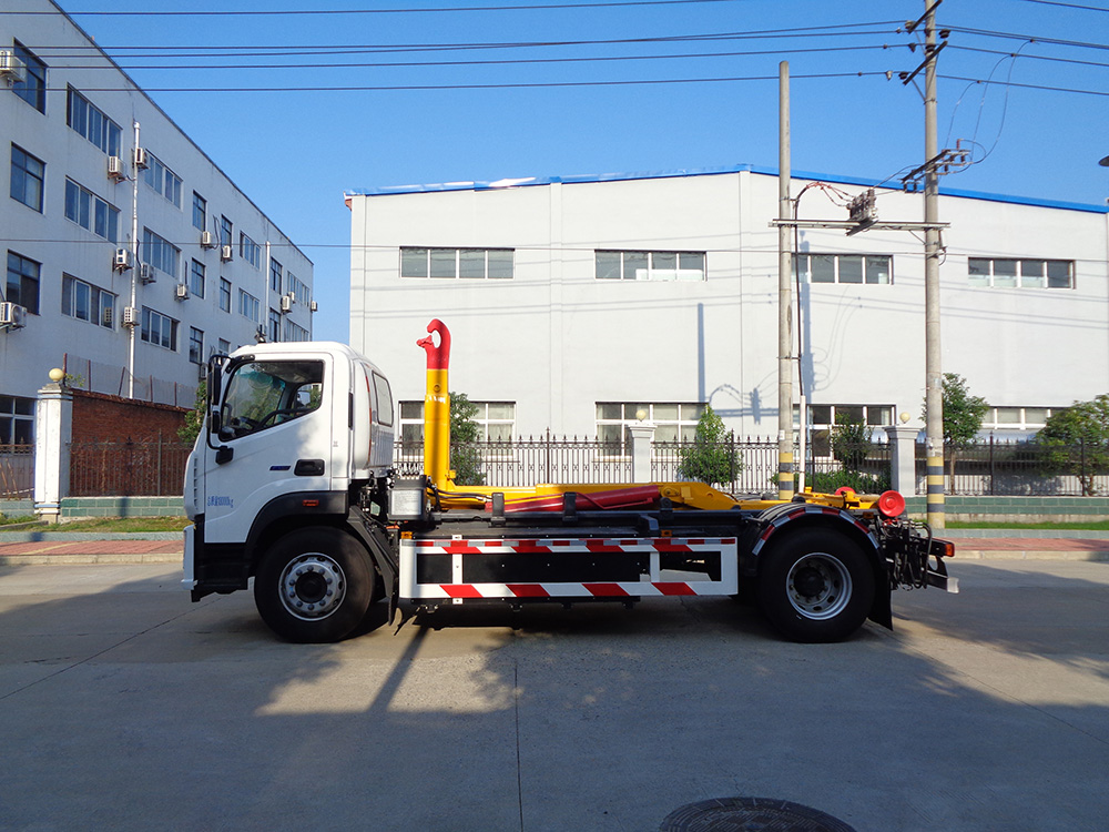 XZL5184ZXXBEV純電動(dòng)車(chē)廂可卸式垃圾車(chē)