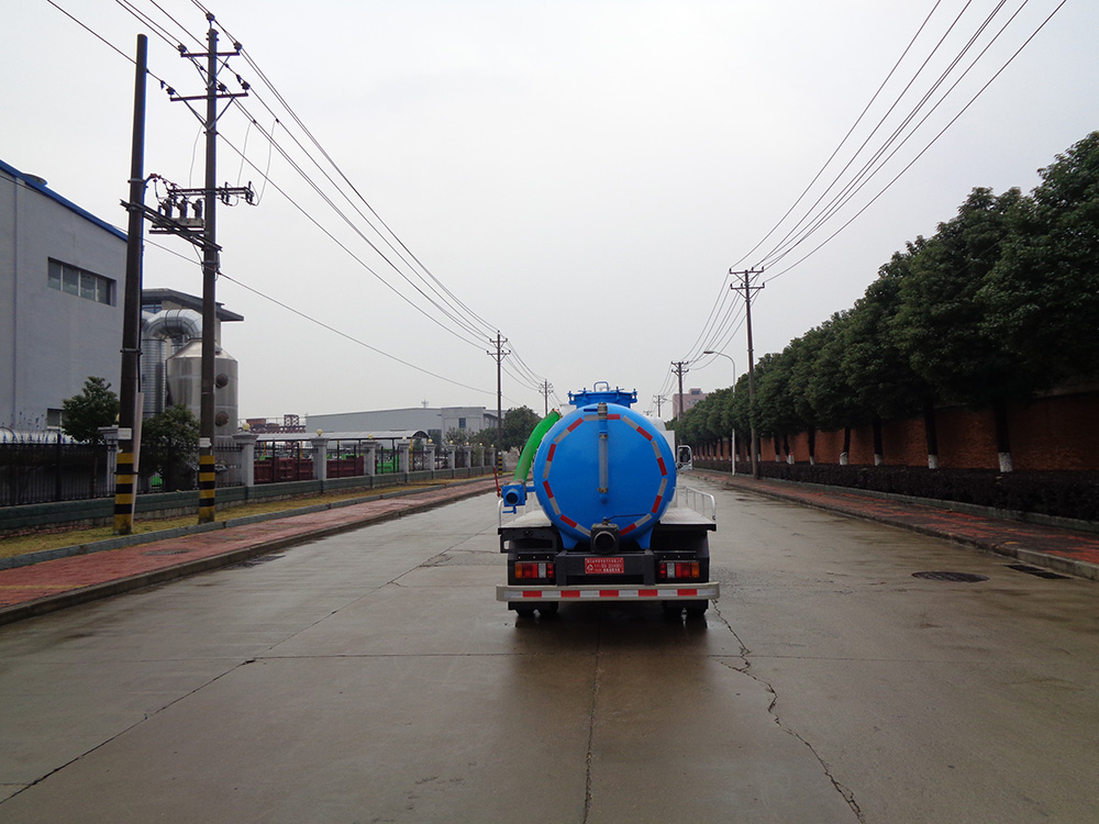 XZL5042GXWBEV型純電動(dòng)吸污車
