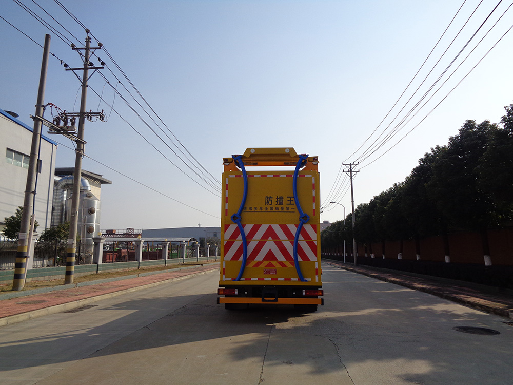 XZL5120TFZ6型防撞緩沖車