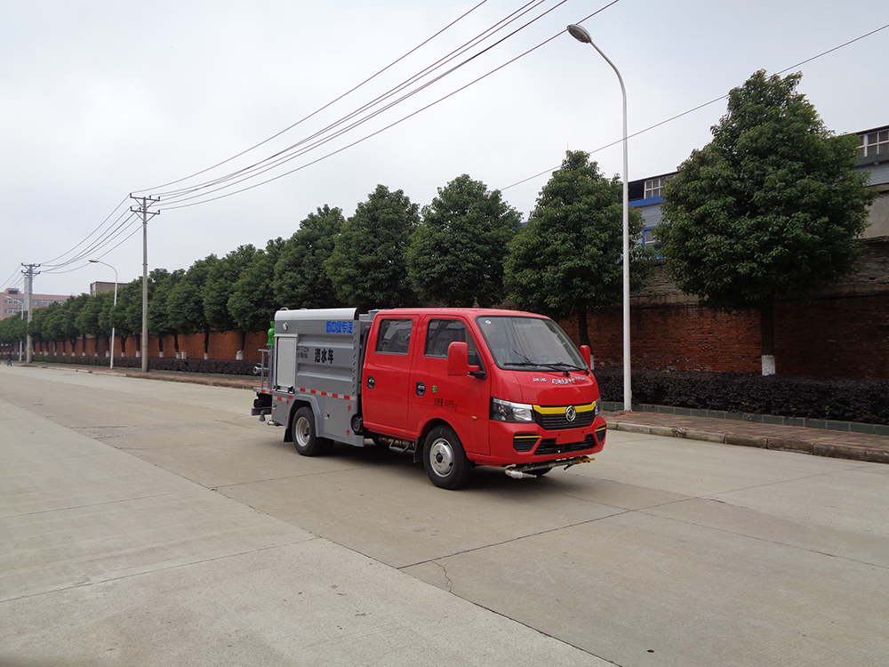 XZL5041GSS6型灑水車